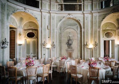 Allestimento Sala Ricevimento_Nozze a Luglio_Fucsia, arancio e viva magenta_Antonella Amato Wedding Planner