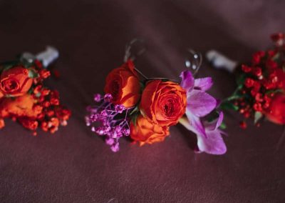 q_Boutunierre_2_Nozze a Luglio_Fucsia, arancio e viva magenta_Antonella Amato Wedding Planner